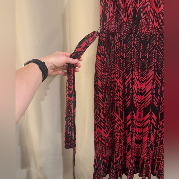 Glamour  Red and Black Patterned Dress - Picture 2 of 7